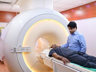 MRI equipment for spine MRI at Tesla Imaging Meerut